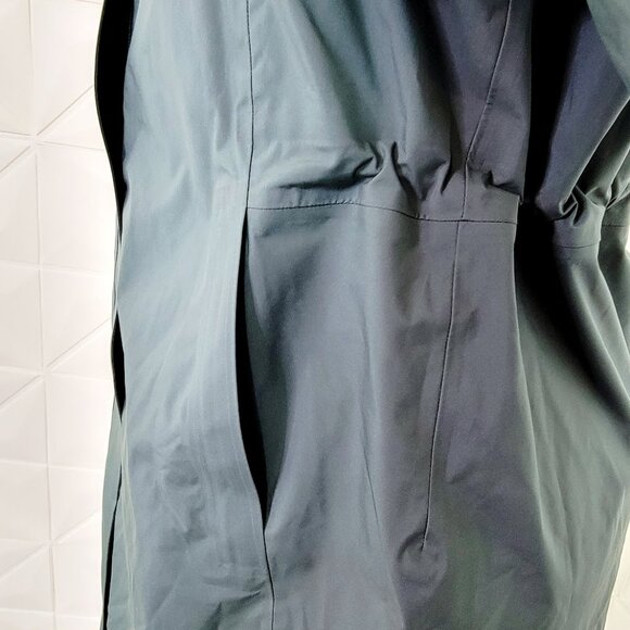 Lululemon Women's Green Jasper Rain Rebel Hooded Waterproof Rain Jacket Size 12 - Picture 6 of 9